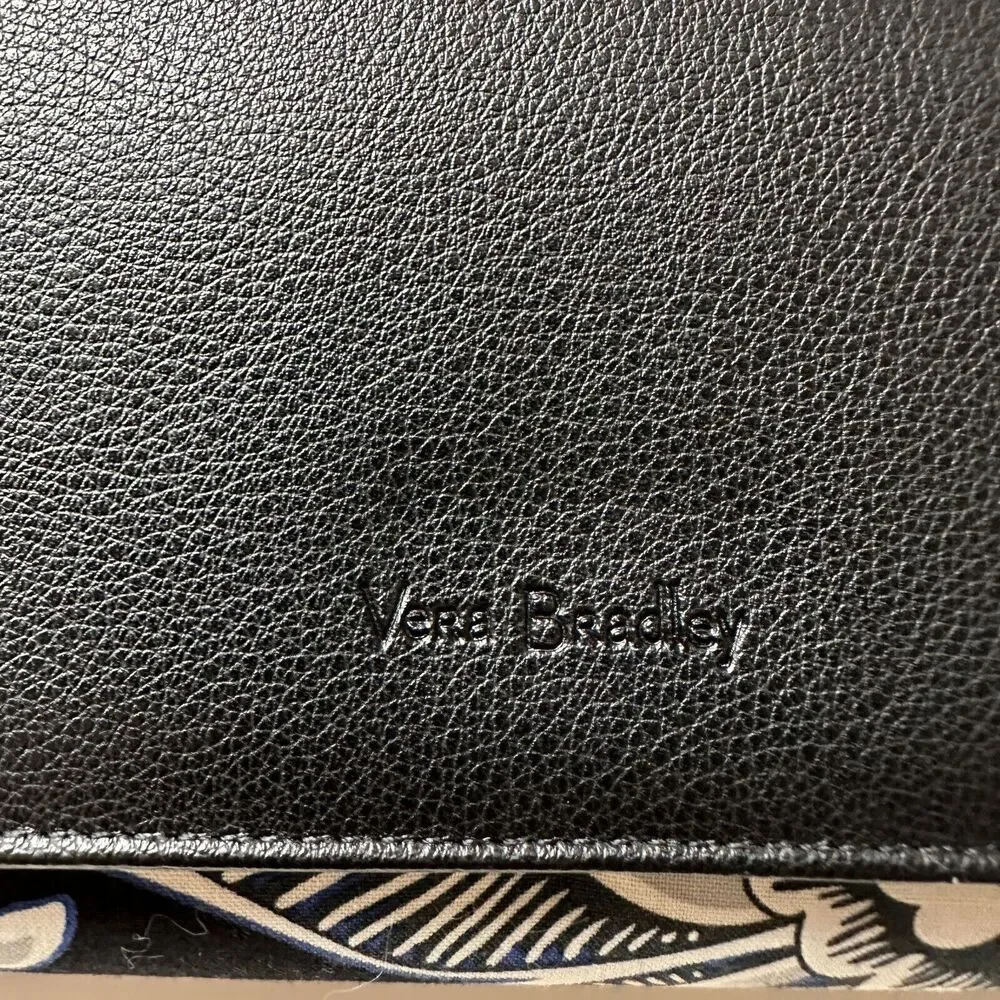 Vera Bradley Audrey Snow Lotus Pattern Wallet NWT - Picture 2 of 7